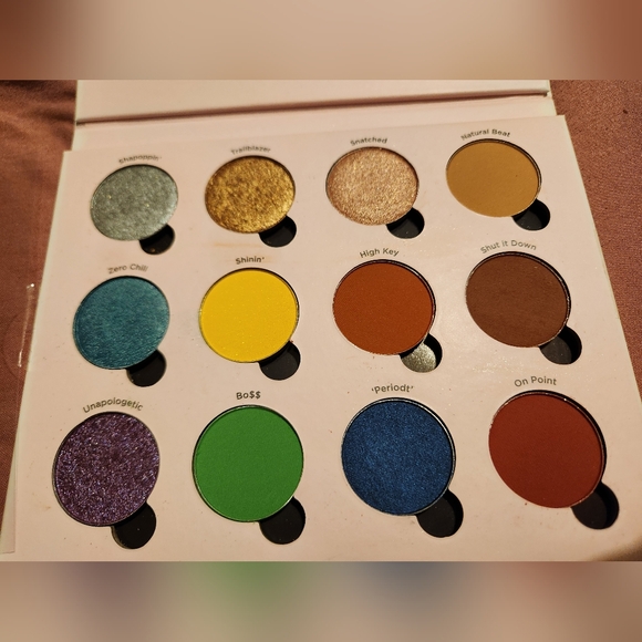 ESSENCE x Ulta Beauty Girls United Eyeshadow Palette - Picture 4 of 12